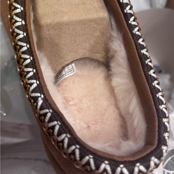 Brand new women’s Tasman Uggs size 6 chestnut. In original box and packa… - Picture 9 of 15